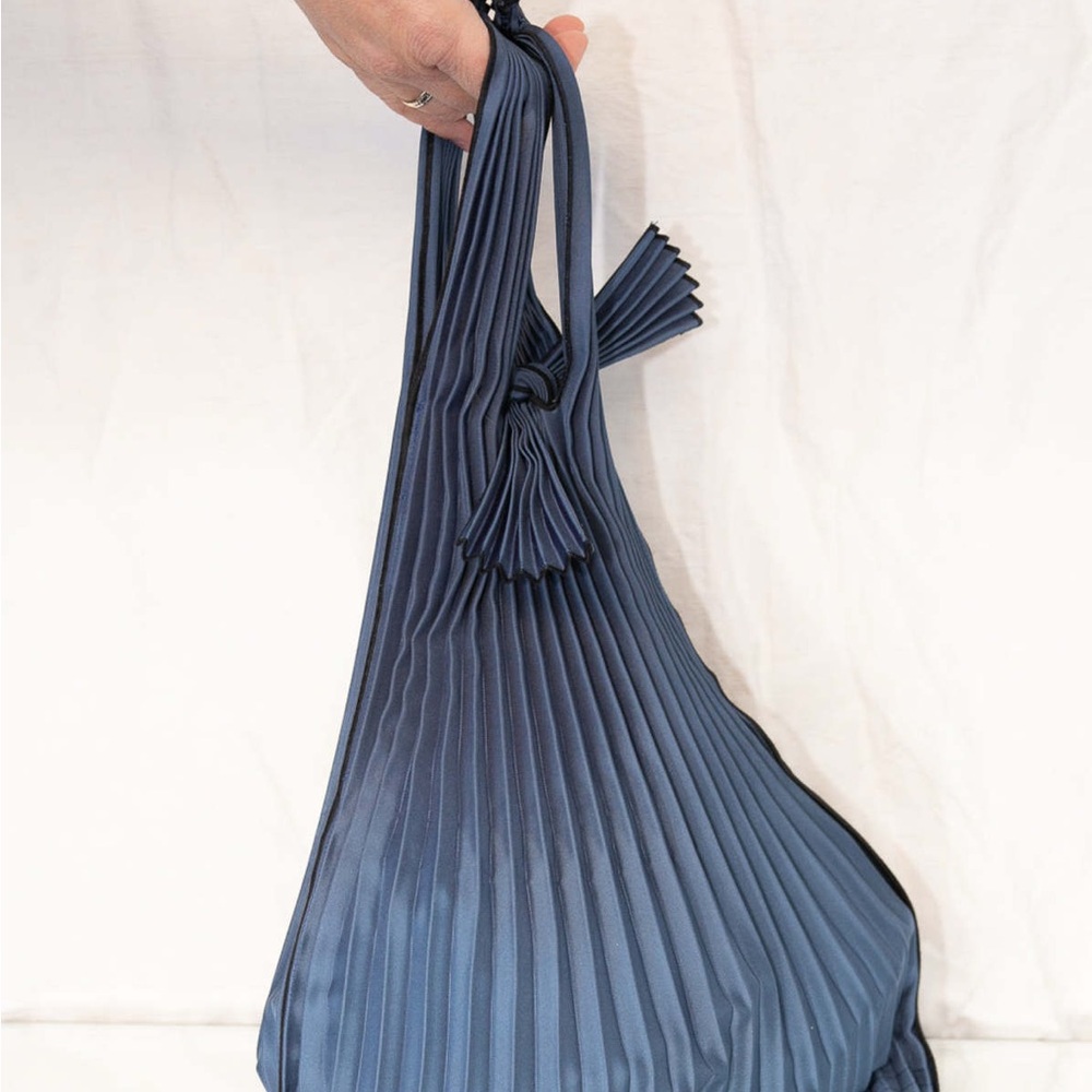 PLECO Vertical Pleats Bag
